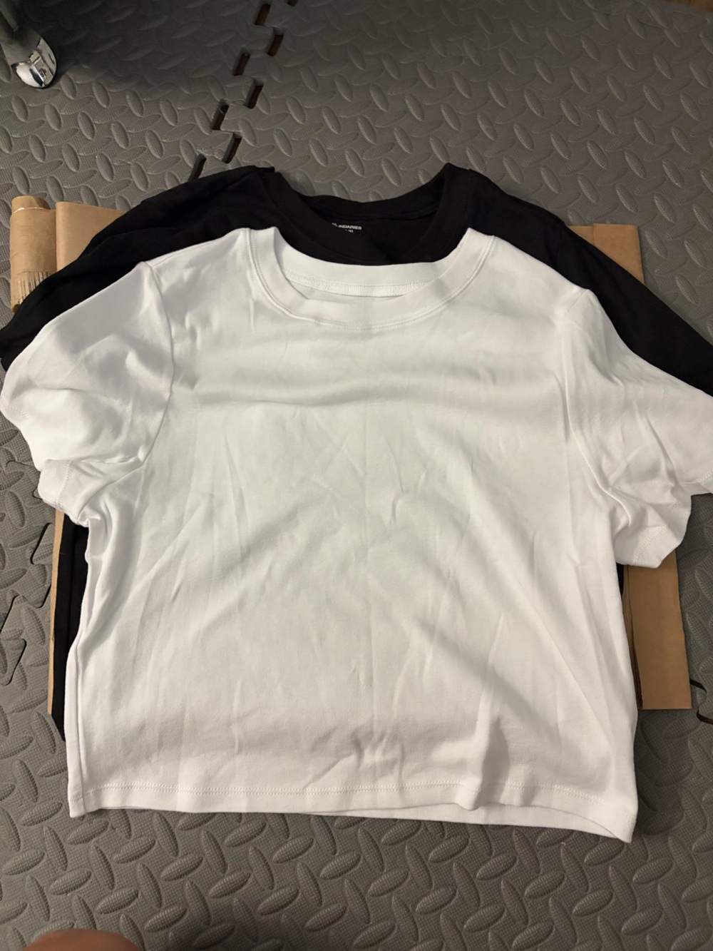 top women’s no boundaries T-shirt lot black white XL